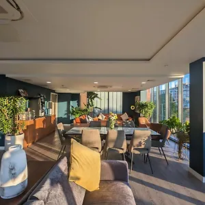  Apartment Charles Hope